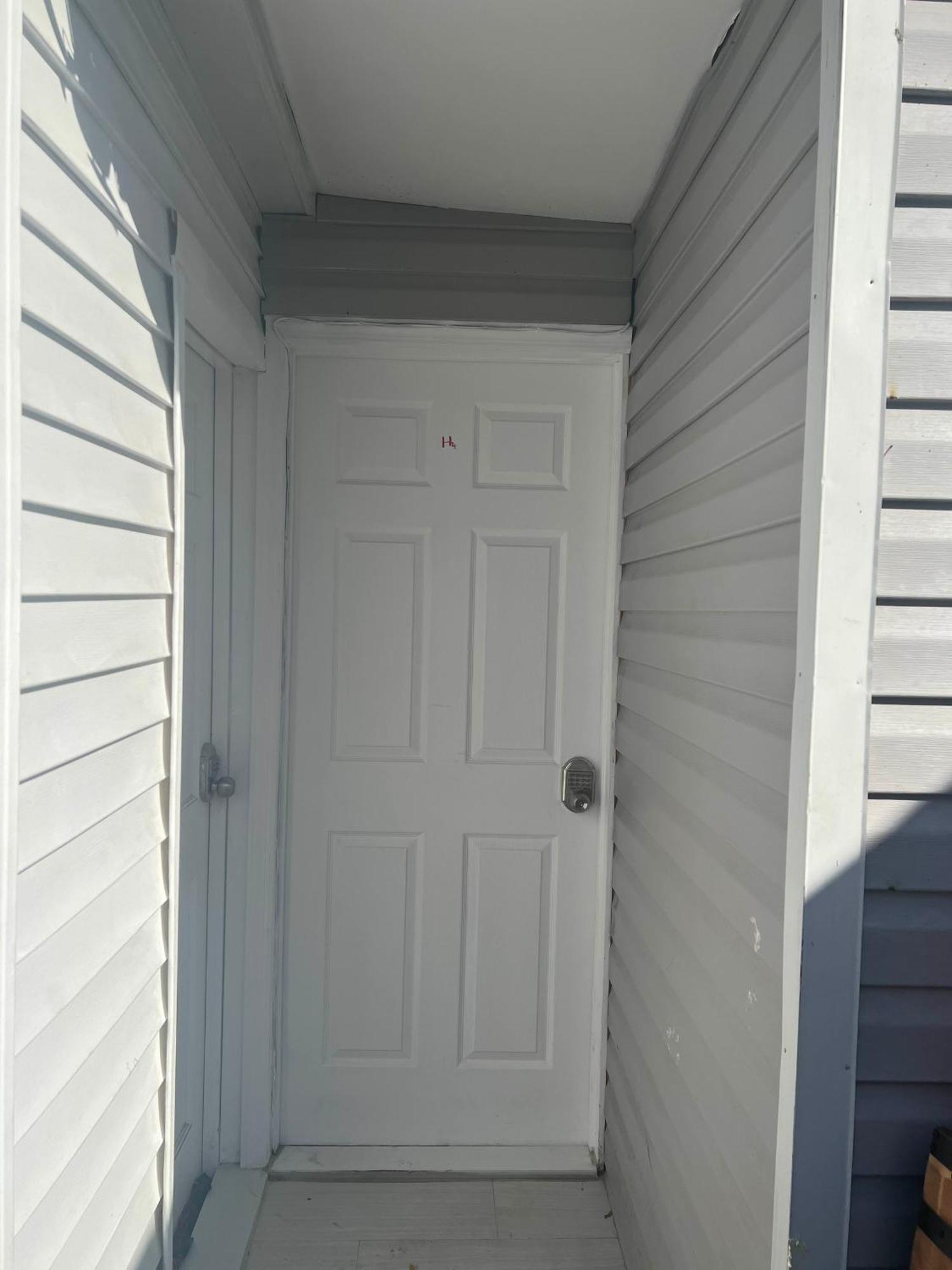 Address Is 221 Street, Basement Queens Village 646-667-6696 Apartamento Nova York